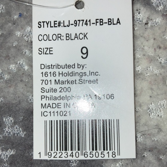 SoleMate Studded Slide - Picture 2 of 2